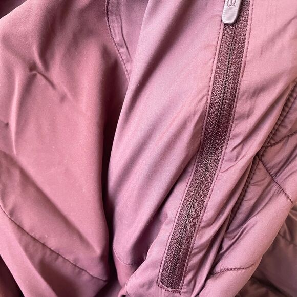 NWT Lululemon Wunder Puff Waist Jacket Cassis Women Size 4 MSRP$328 - Picture 8 of 16